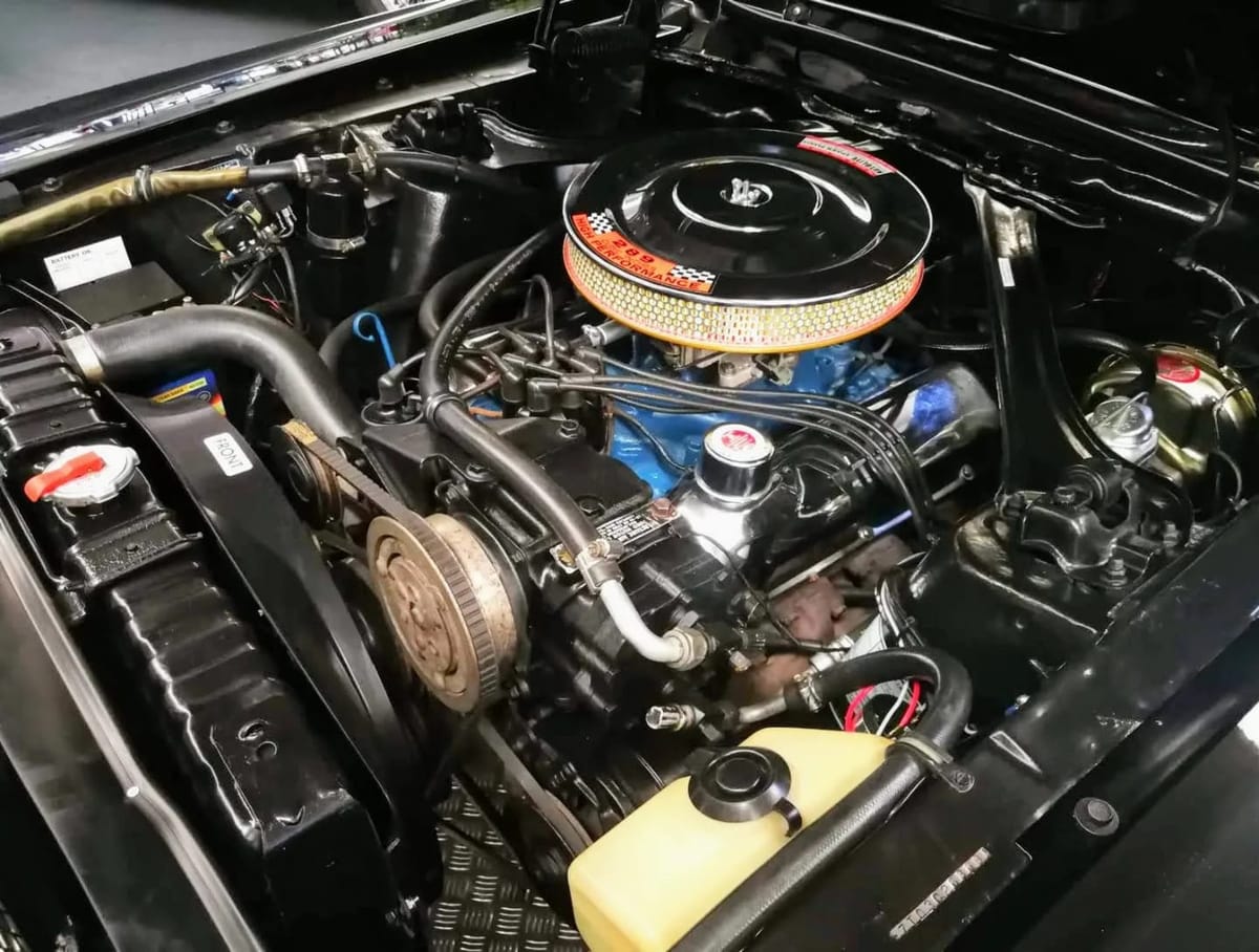 Motor clásico restaurado y detallado